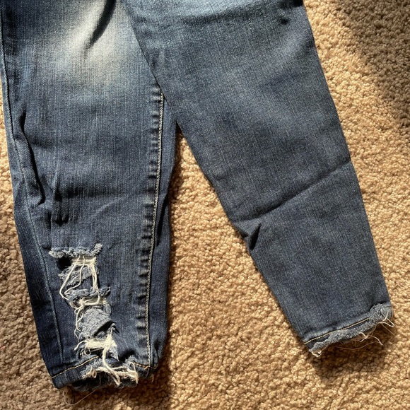 KanCan “High Rise Curvy Jegging” (Size 29). - Picture 4 of 4